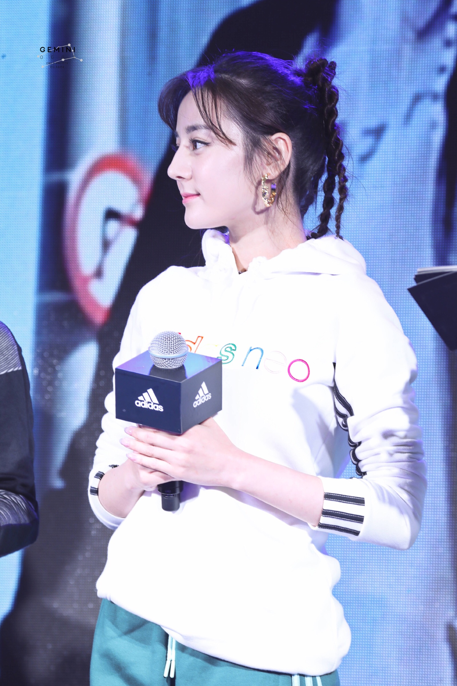 cr:gemini0603·迪丽热巴个站迪丽热巴代言adidas 181219 长沙adidas