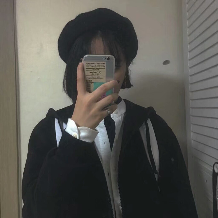 三张头像六张黑色背景 ins朋友圈背景港味女头