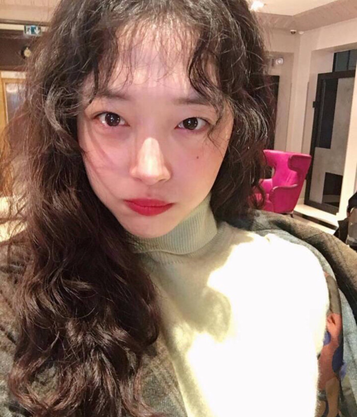 李智恩崔雪莉 女头