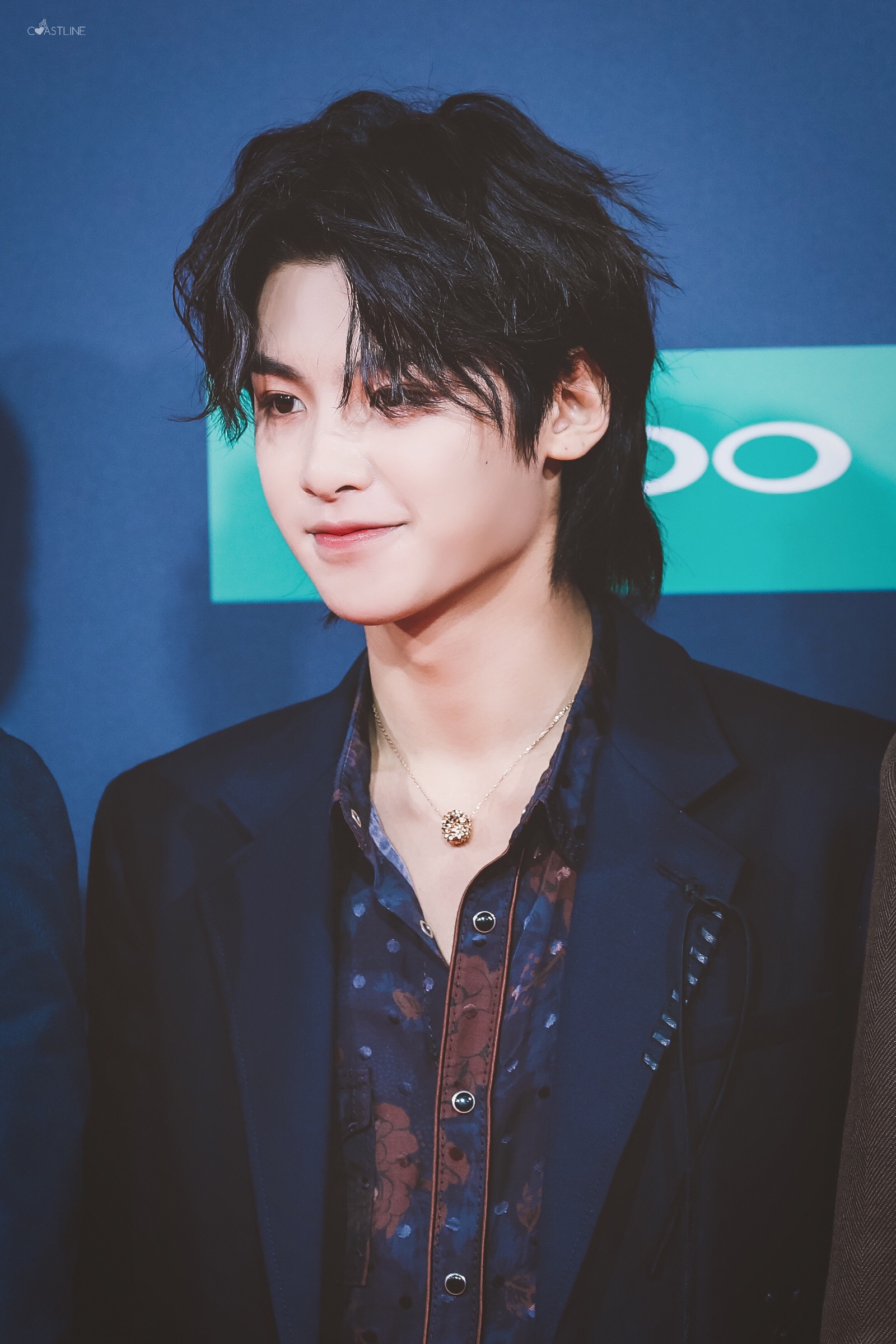 黄明昊[超话#fan拍微博之夜#190111