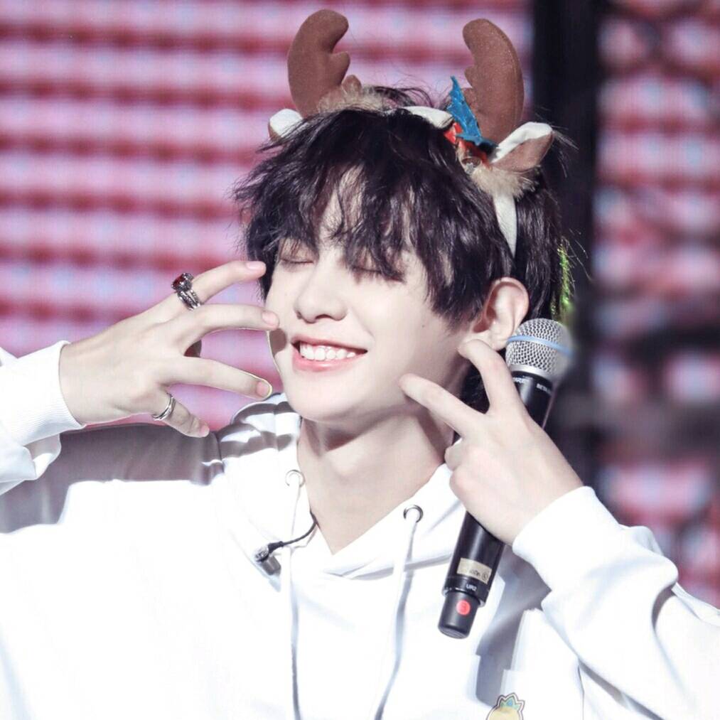 黄明昊 nana的昊昊甜甜的二传标明