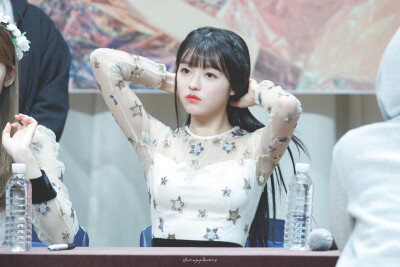 yooa 刘是我 ohmygirl