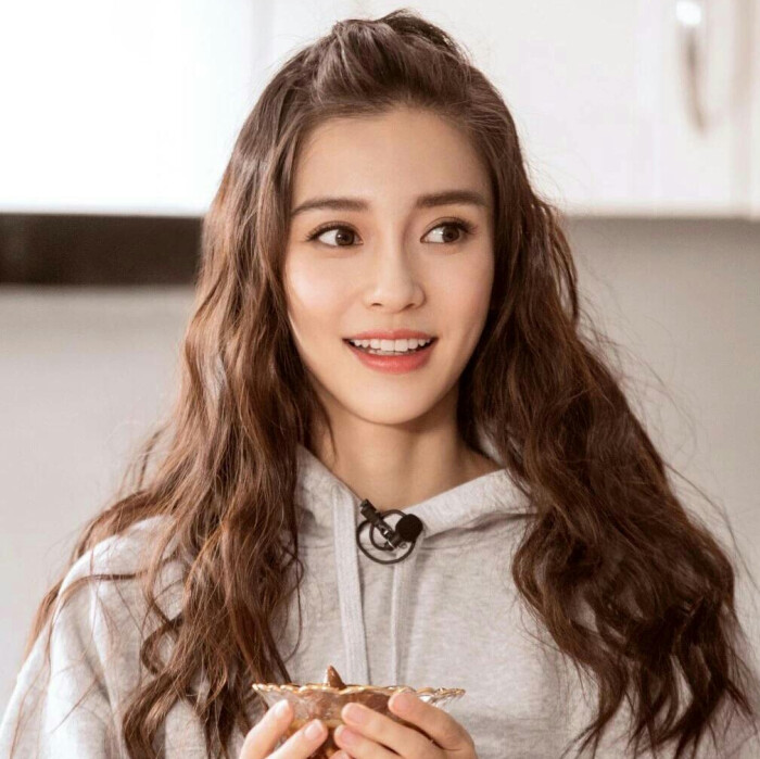 杨颖(angelababy)/爱豆头像/拿图扣1/自截…-堆糖