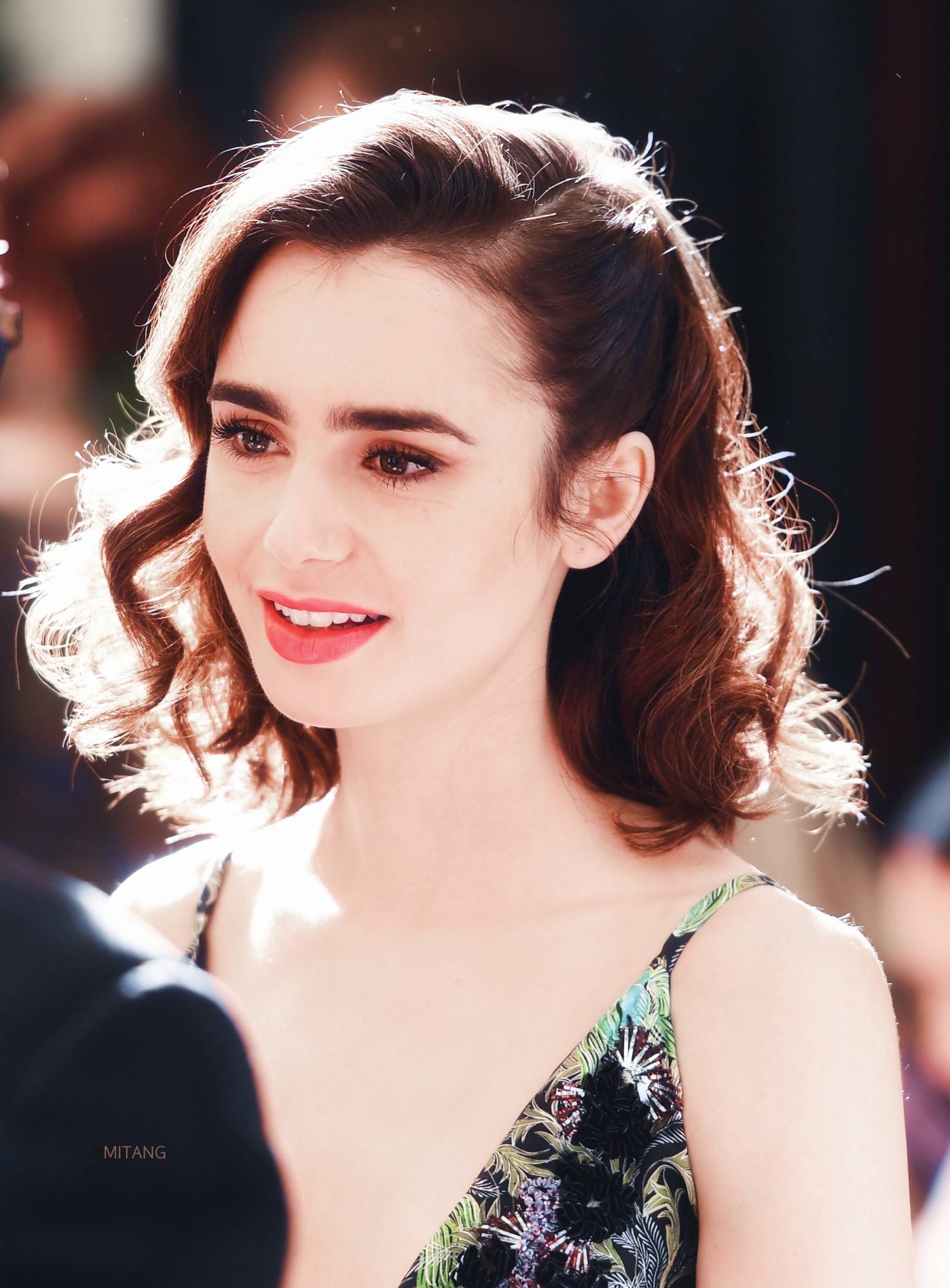 莉莉柯林斯73lily collins