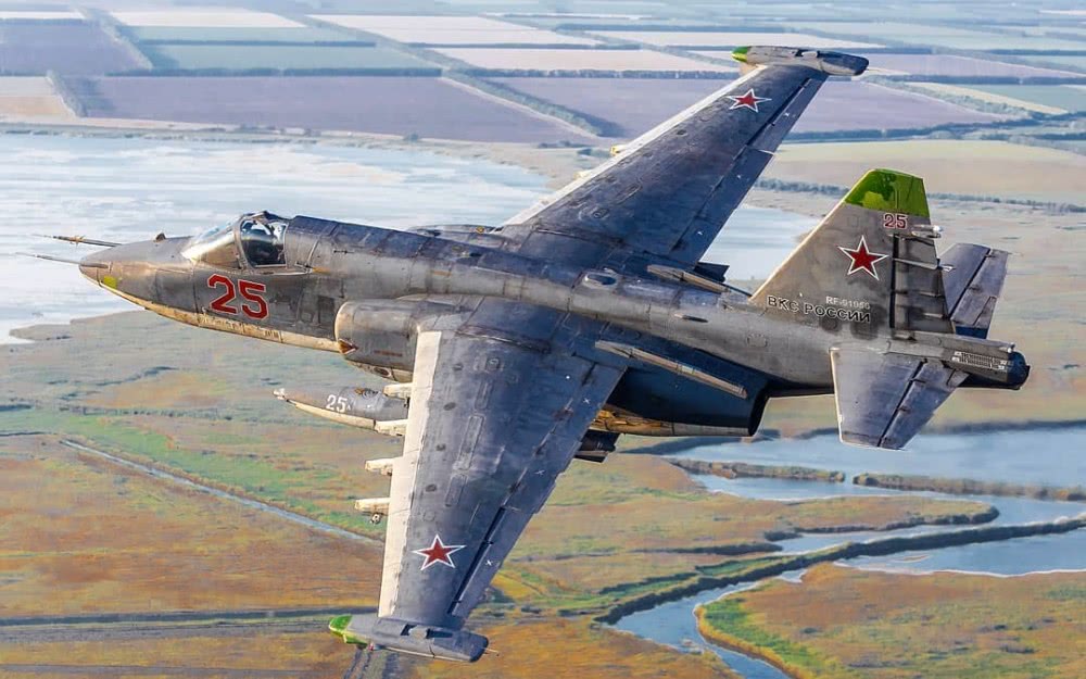 苏-25强击机