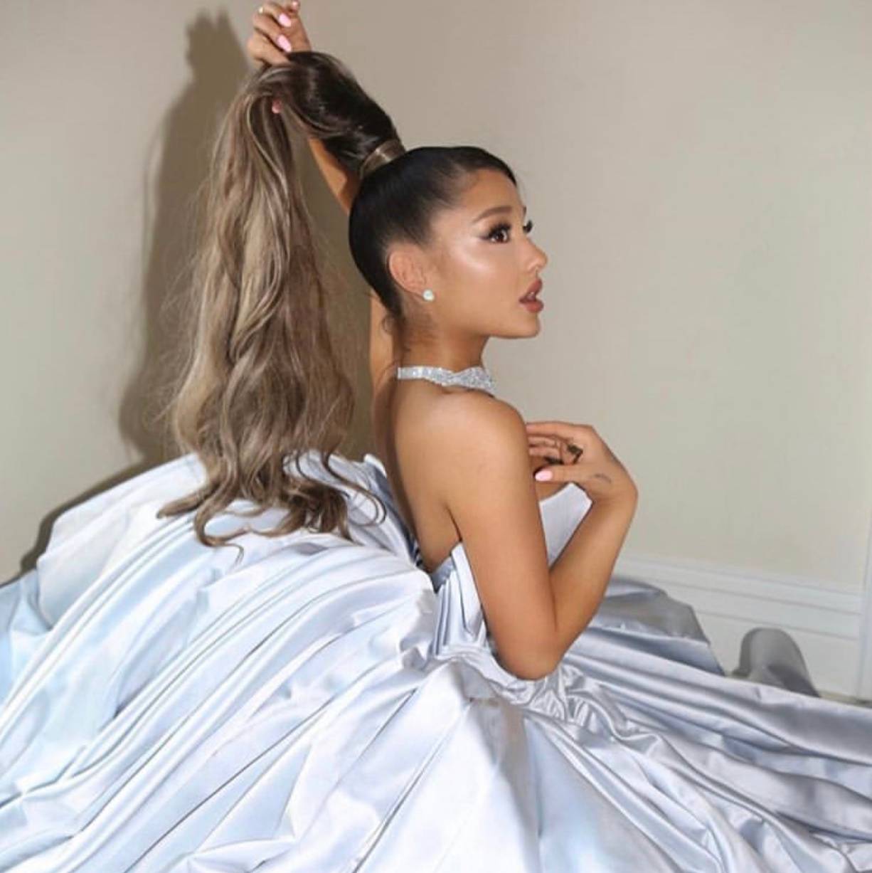 ariana grande a妹的原定格莱美礼服!