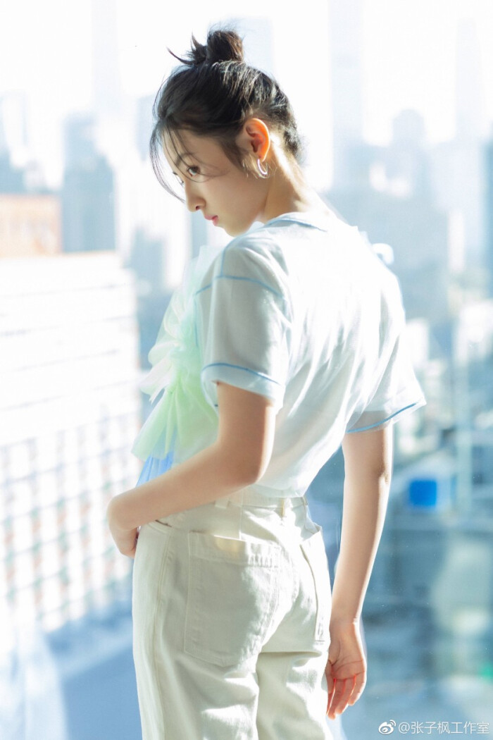 张子枫 