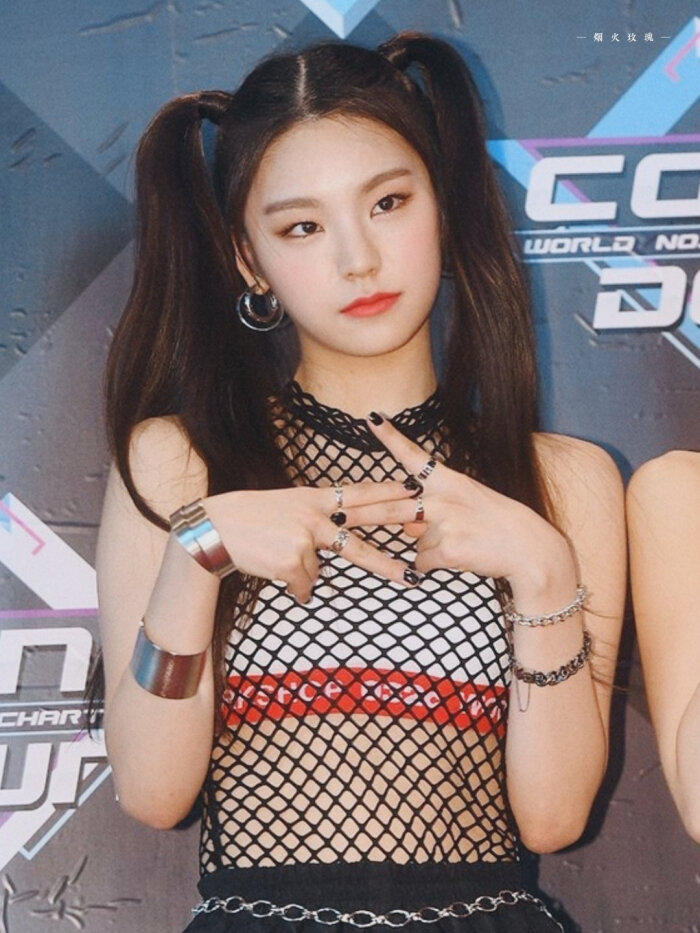 itzy 黄艺智