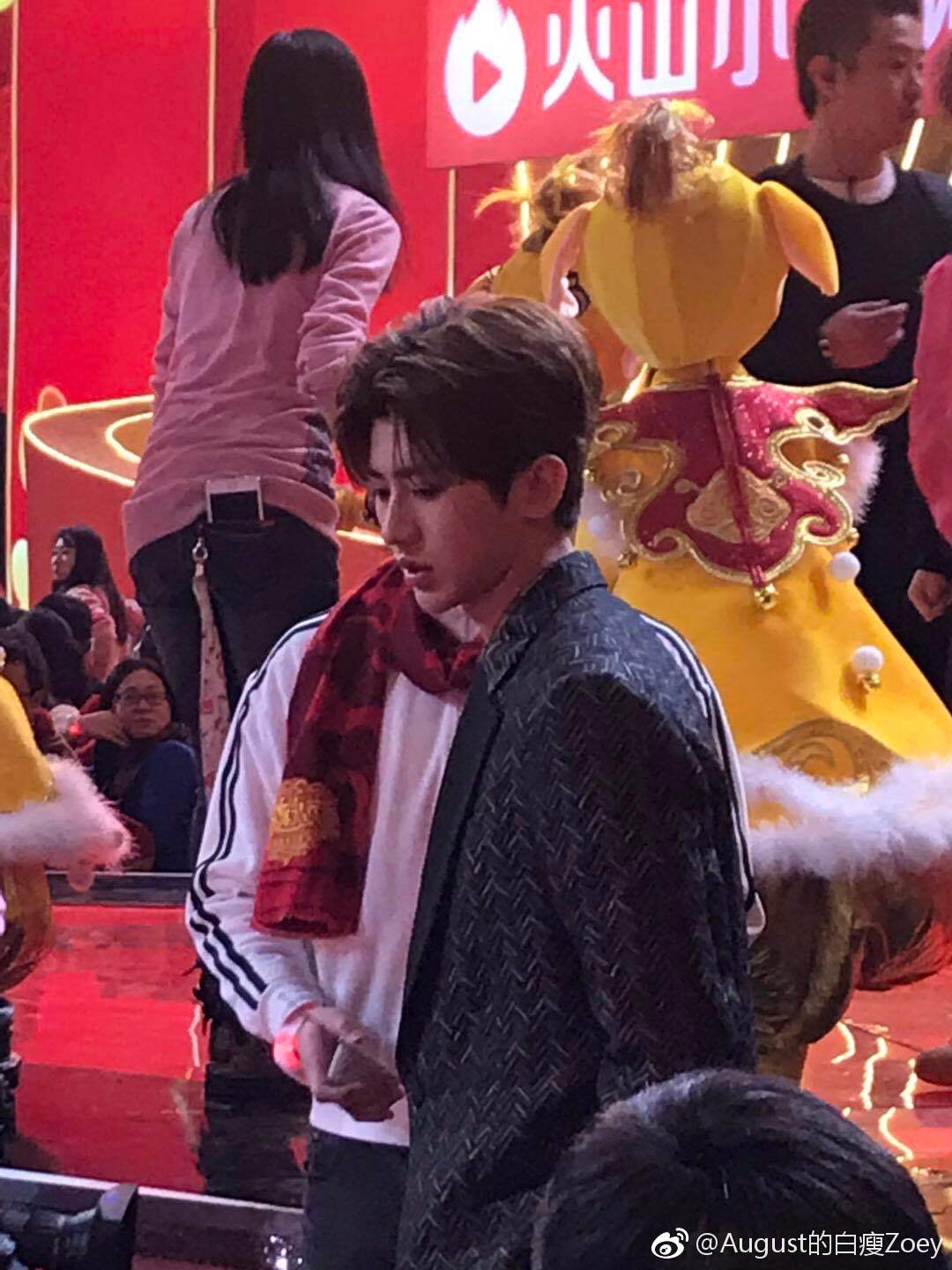 cr:储蓄卡生图bot 蔡徐坤生图 北京春晚