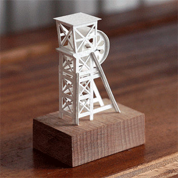 可以动的迷你折纸建筑,英国艺术家charles youn制作.
