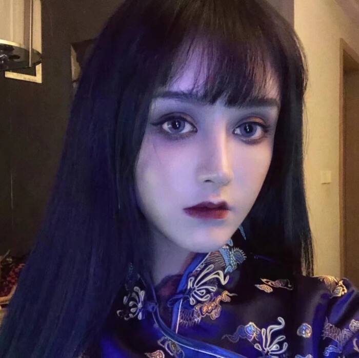 女头像来自网络