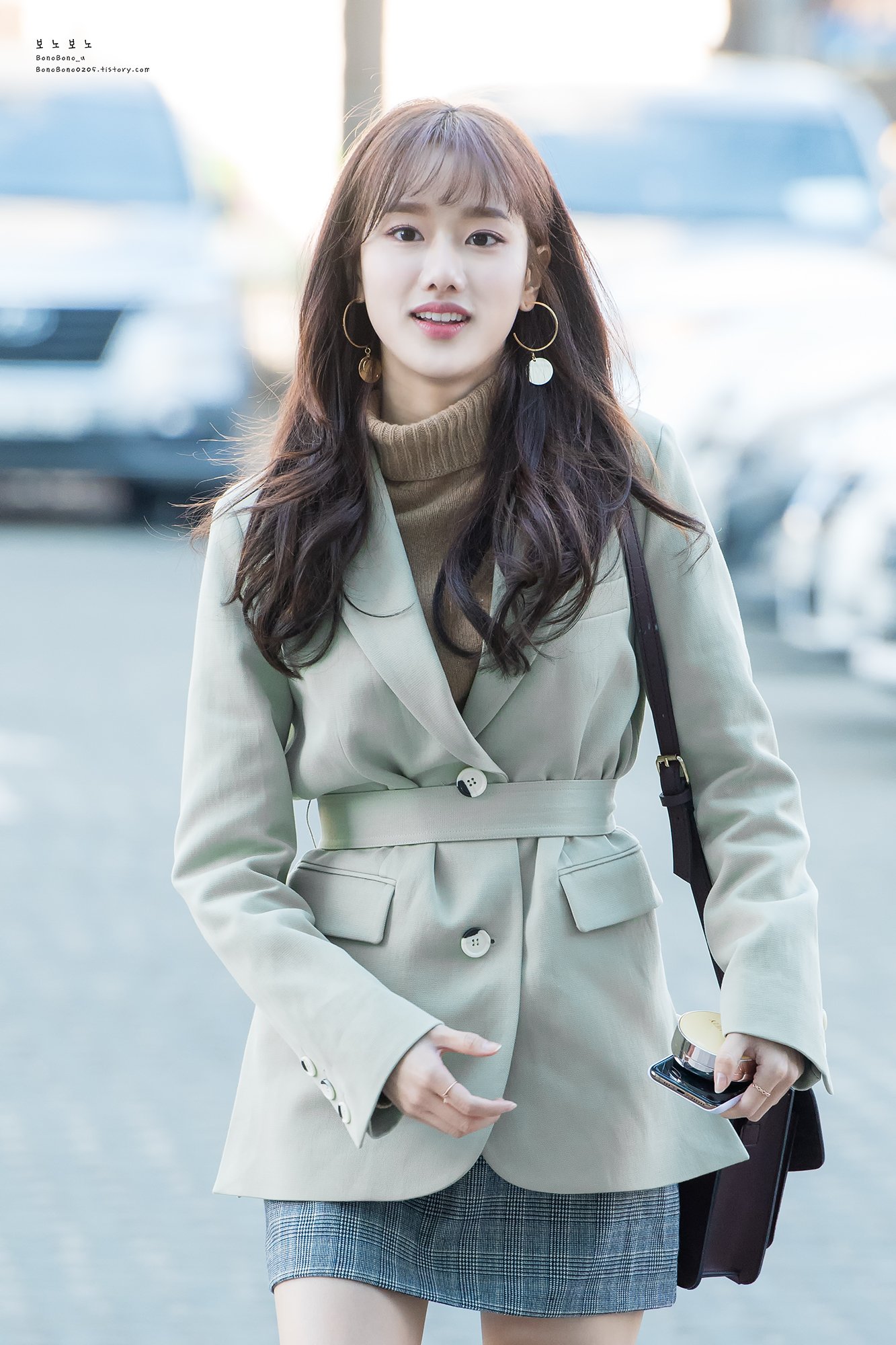 李娜恩 