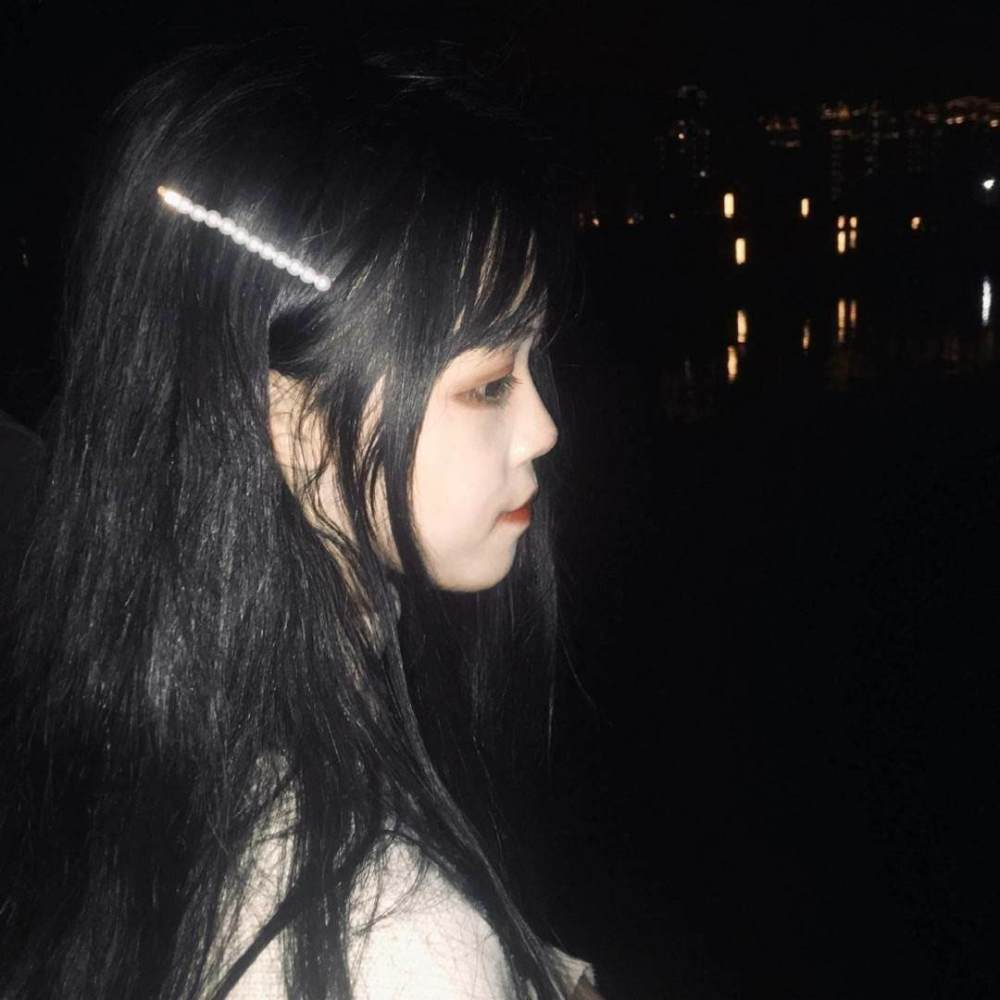 所谓最难忘的,就是从来不曾想起,却永远也不会忘记.女生头像