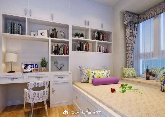 小户型必备的榻榻米书桌 卧室