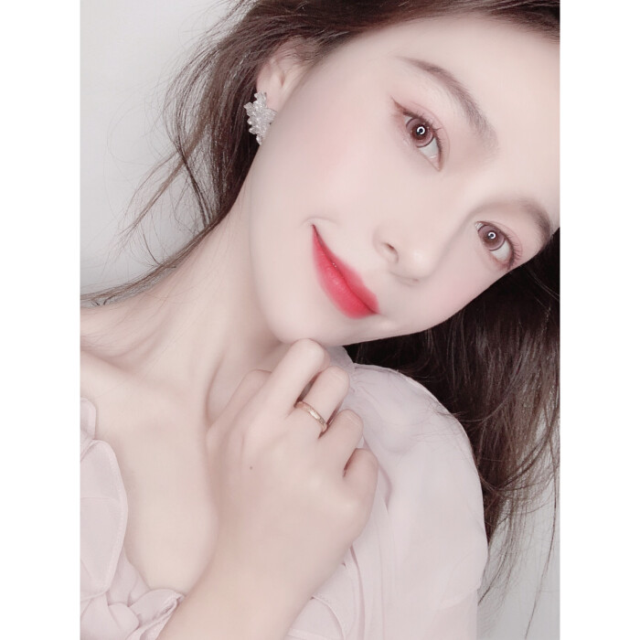 3月19日 10:35   关注  御姐 气质女 白边女头 评论 收藏