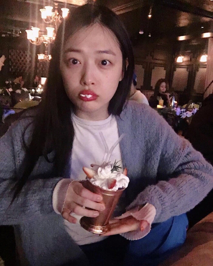 人间蜜桃崔雪莉ins