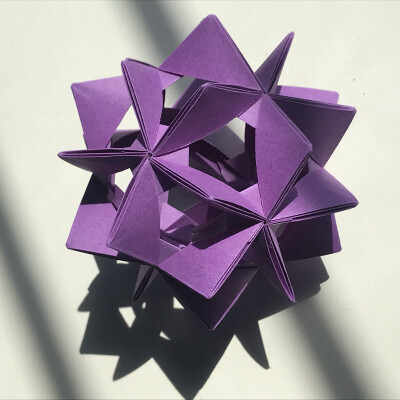 [折纸-手工-立体构成][原创]简洁的一个球～午后阳光下的效果不错